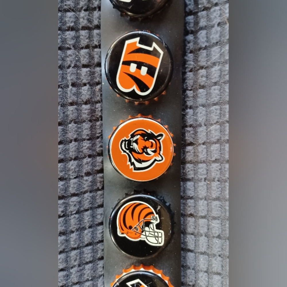 Cincinnati Bengals Bottle Cap Belt Men's L